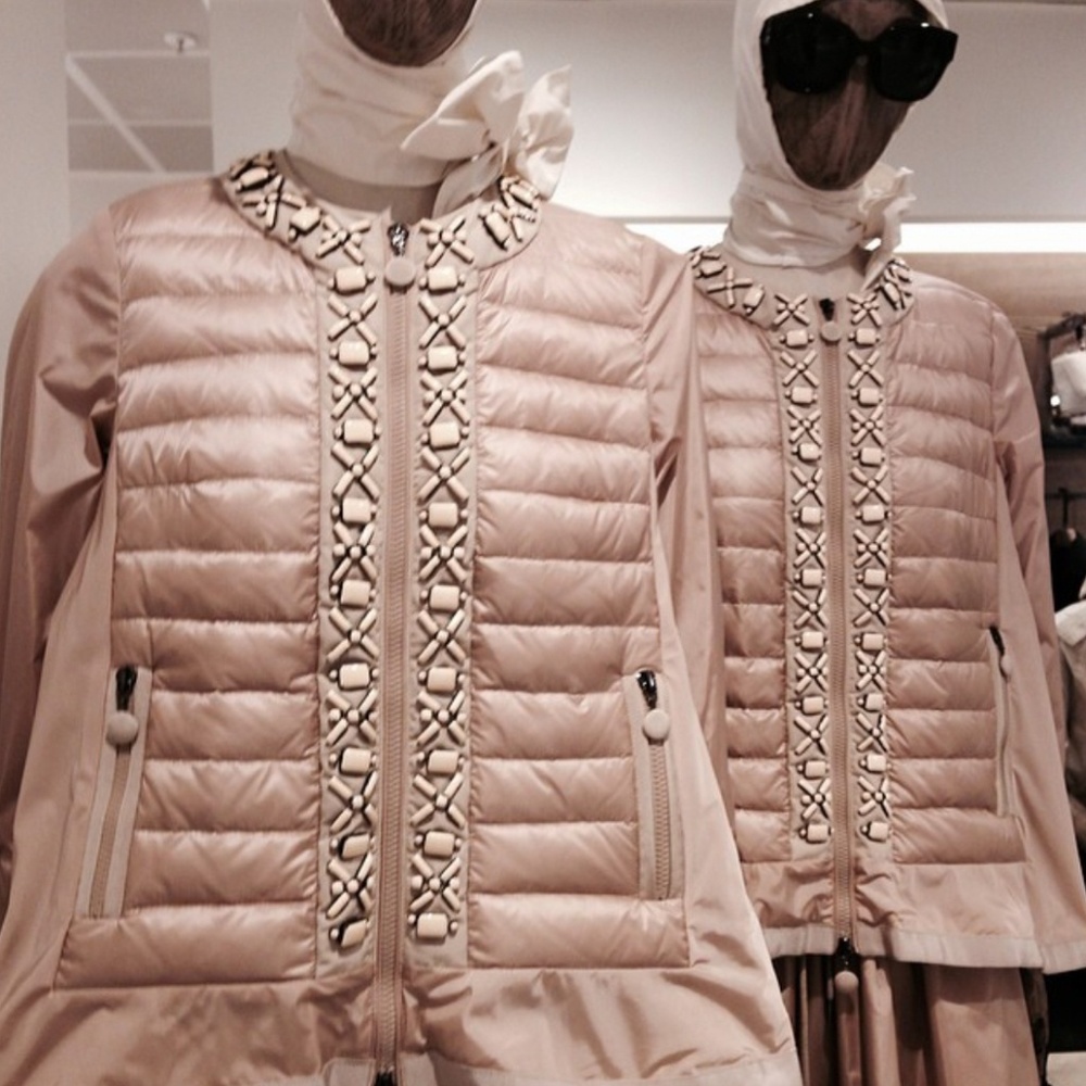 Hot pick !!Beat moncler !!
